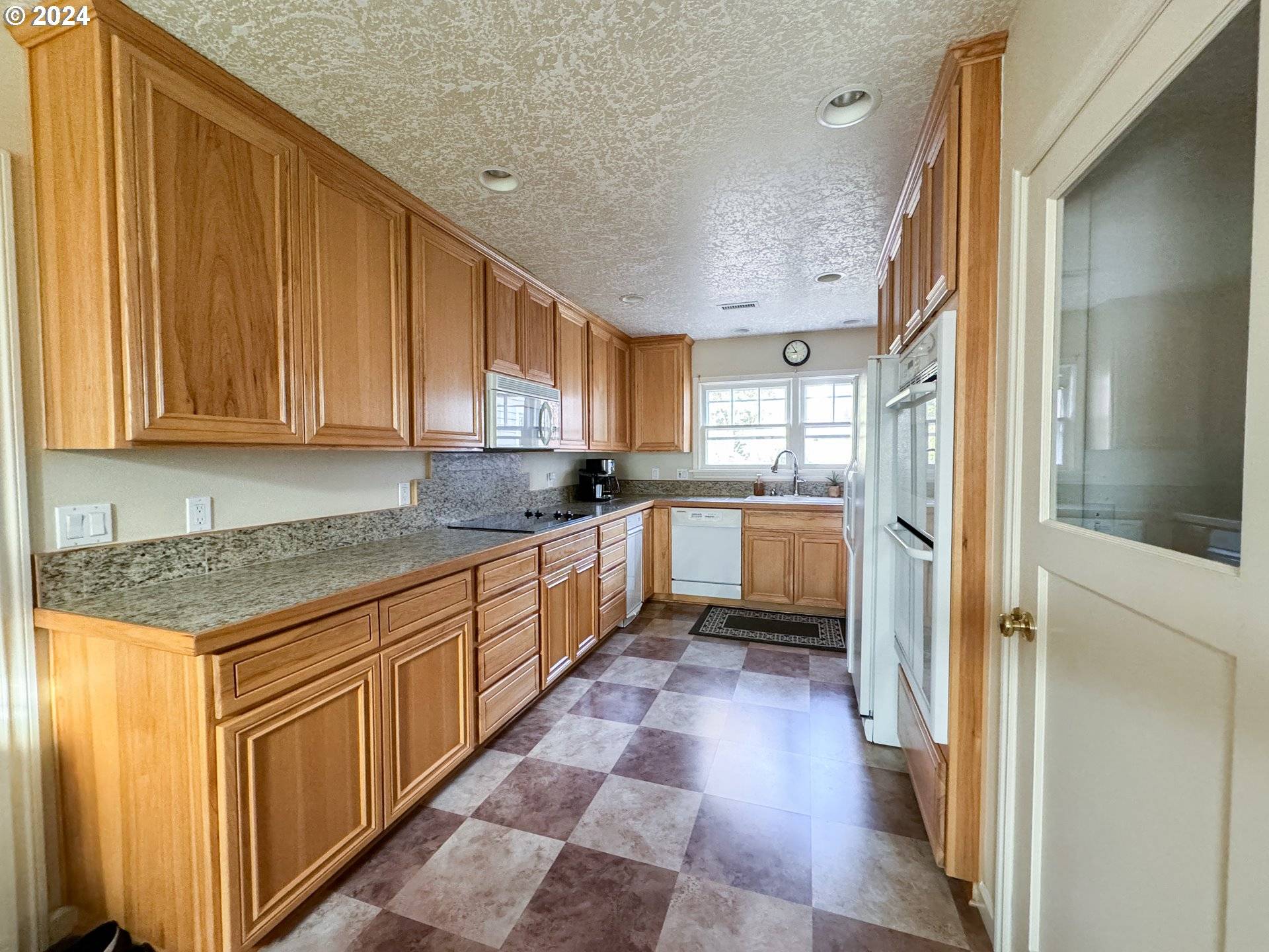 Gladstone, OR 97027,5716 DUNIWAY AVE