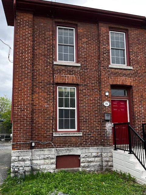 Kingston, ON K7L 1Z2,396 Johnson ST