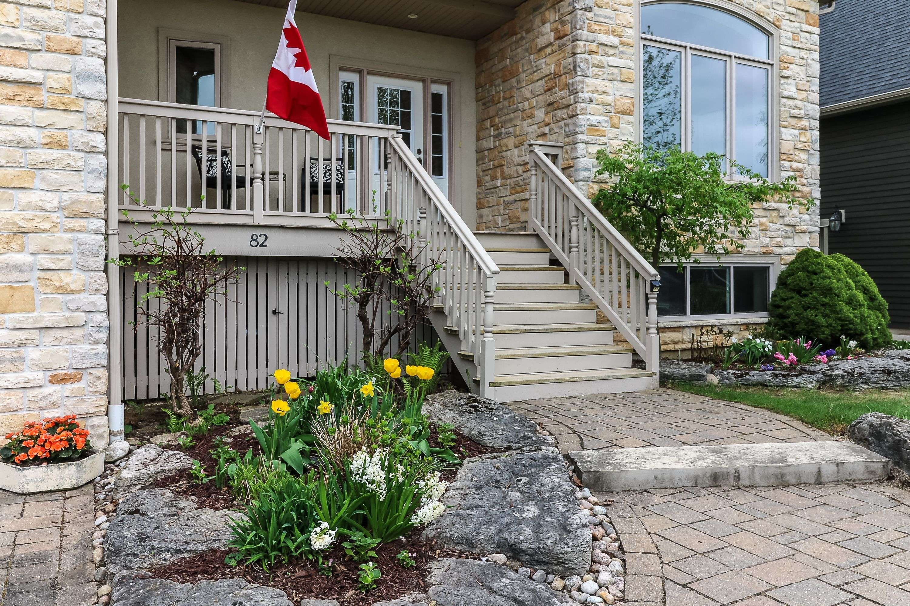 Collingwood, ON L9Y 0G7,82 Stanley ST