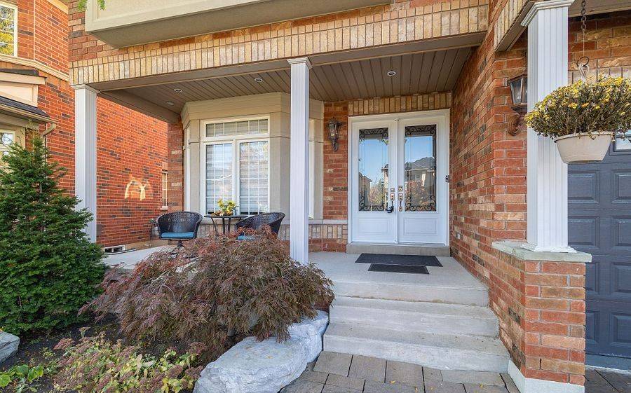 Mississauga, ON L5W 1P3,6844 Golden Hills WAY