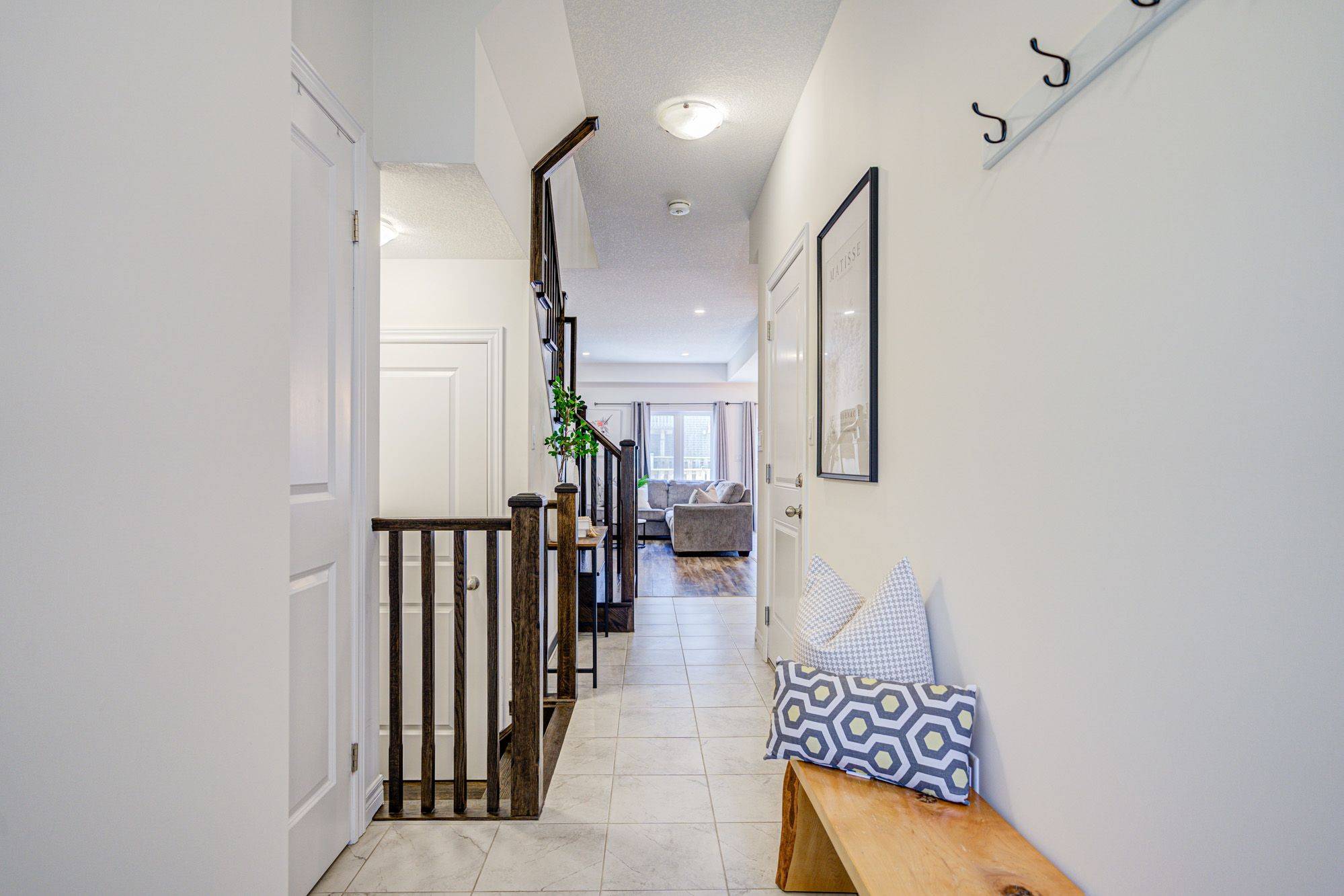 Hamilton, ON L9K 0J9,31 Garlent AVE