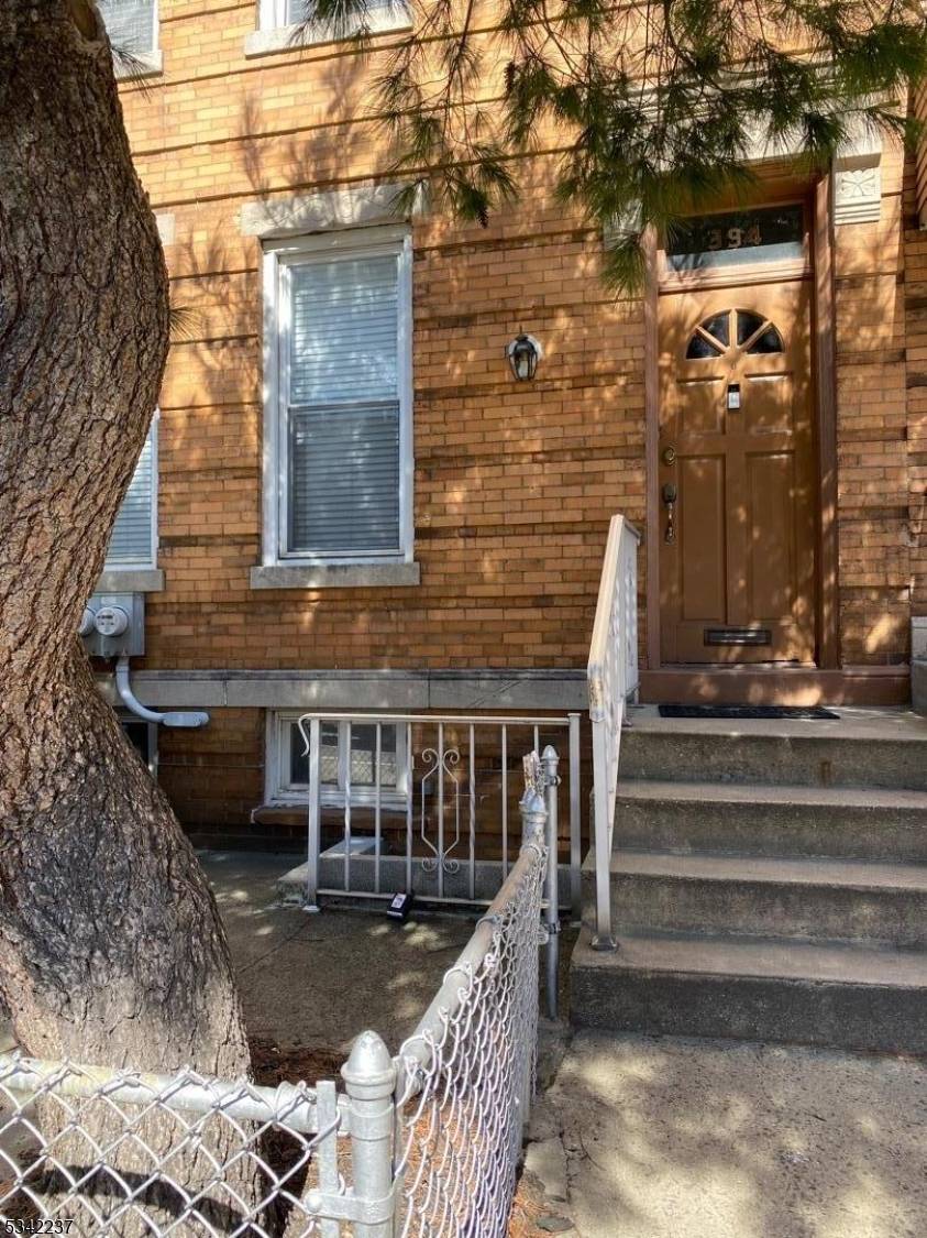 Jersey City, NJ 07305,394 Woodlawn Ave