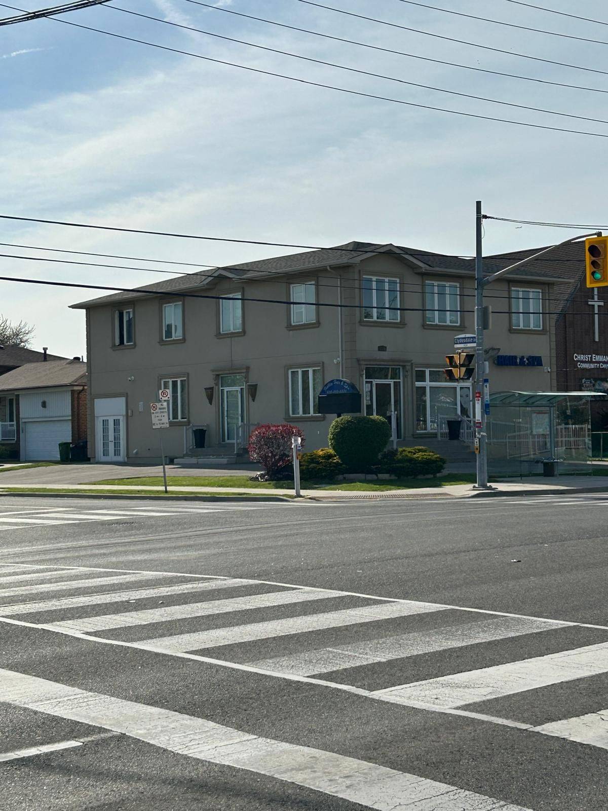 Toronto C15, ON M2J 4A7,2710 Victoria Park AVE #4