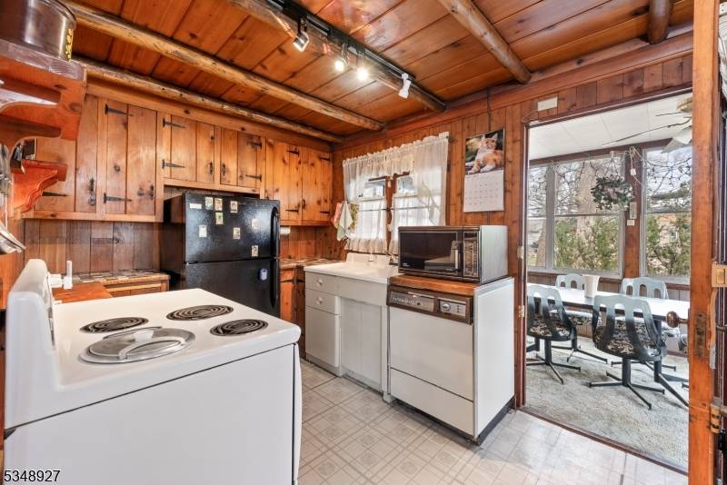 Hopatcong Boro, NJ 07843,42 Wildwood Shores Dr