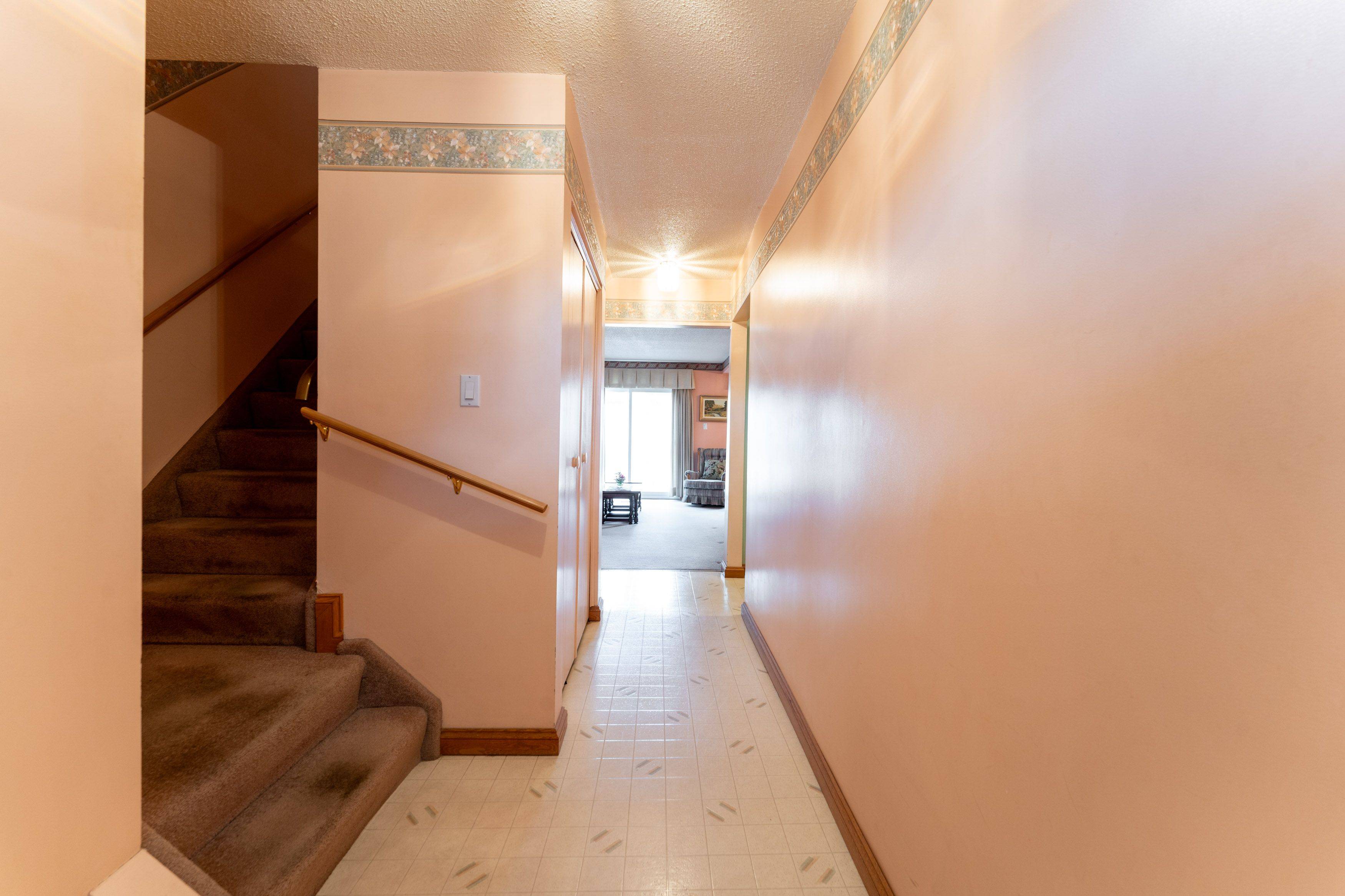 Oshawa, ON L1G 7C6,222 Pearson ST #68
