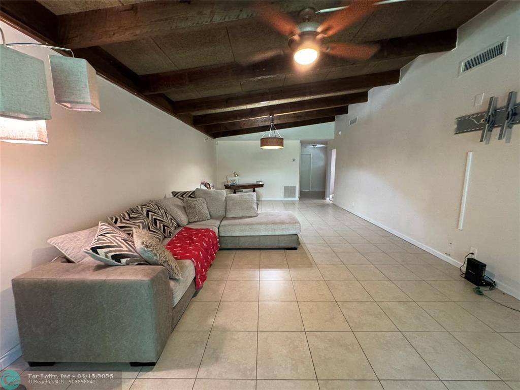 Plantation, FL 33324,956 Mockingbird Ln