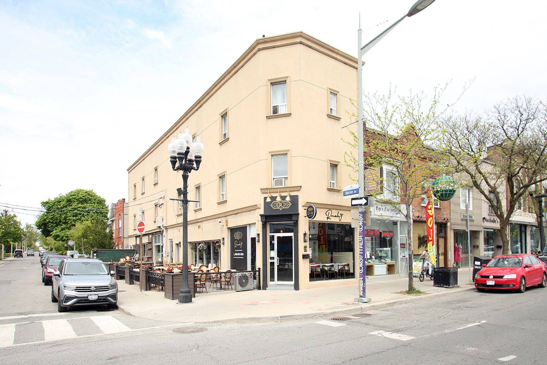 Toronto W03, ON M6E 1C4,1370 St Clair AVE W
