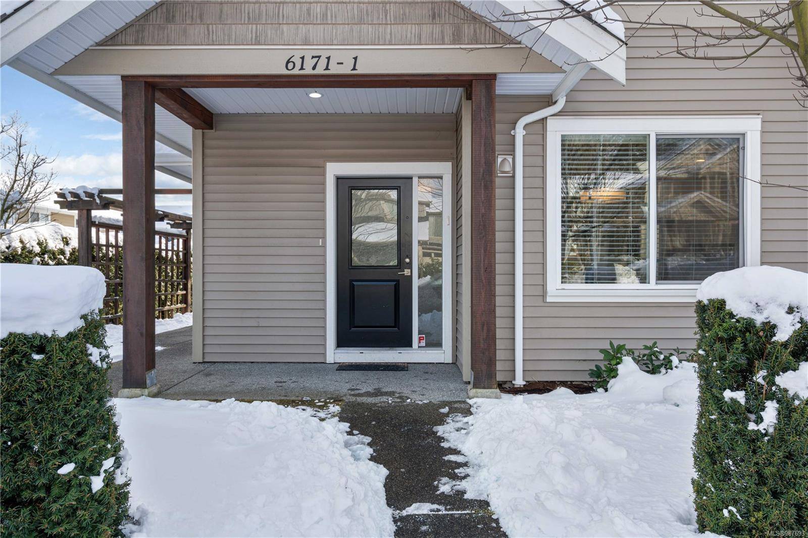 Nanaimo, BC V9V 0A9,6171 Nitinat Way #1
