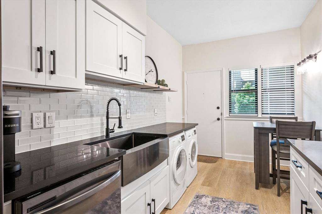Dallas, TX 75230,10747 Park Village Place #B