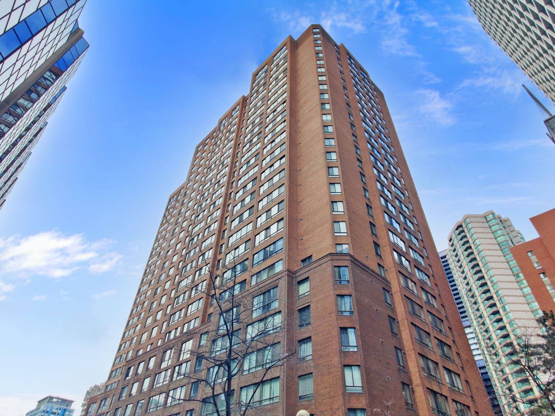 Toronto C01, ON M5G 2G4,633 Bay ST #1711