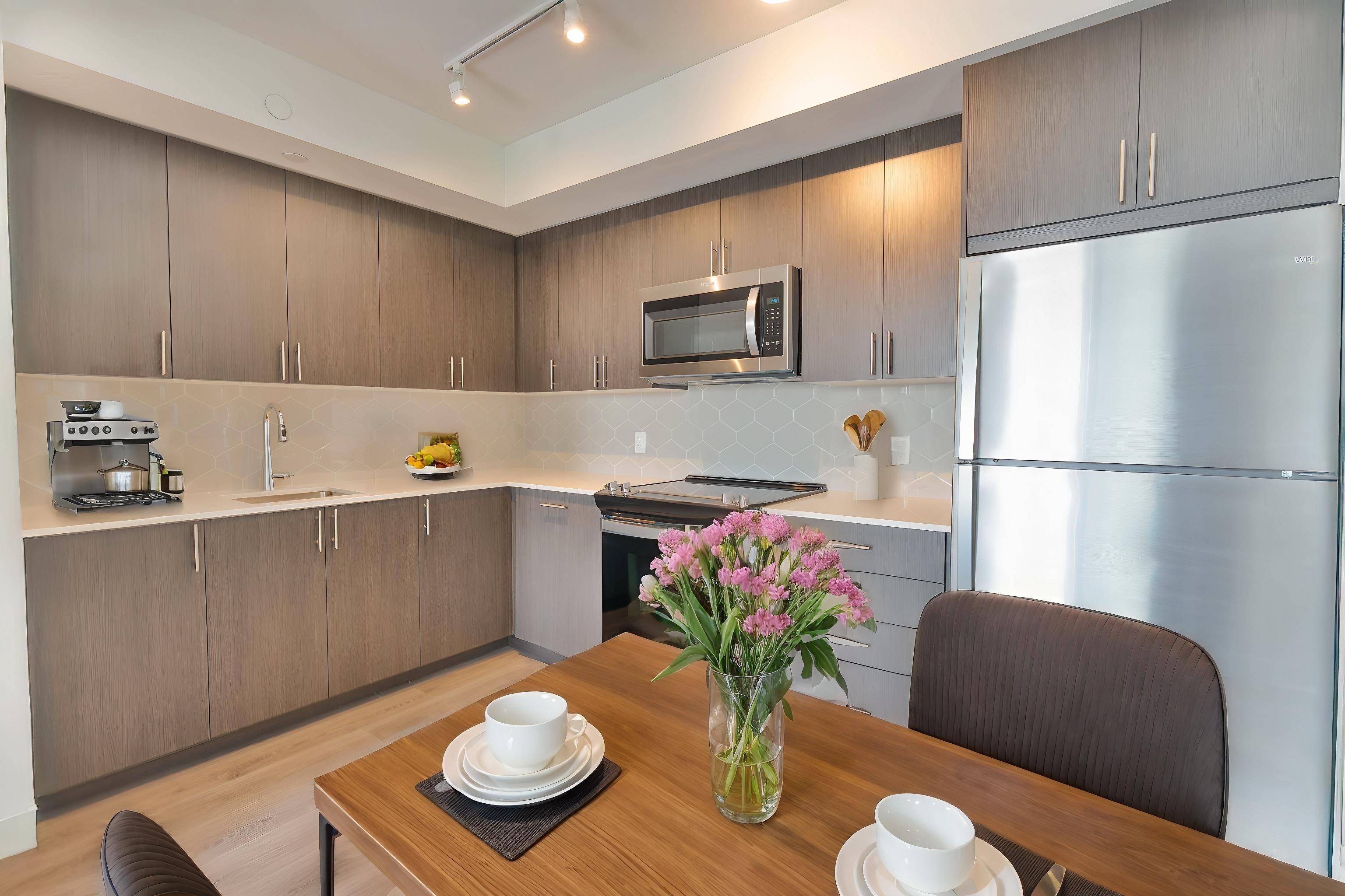 Oshawa, ON L1L 0W3,2545 Simcoe ST N #408