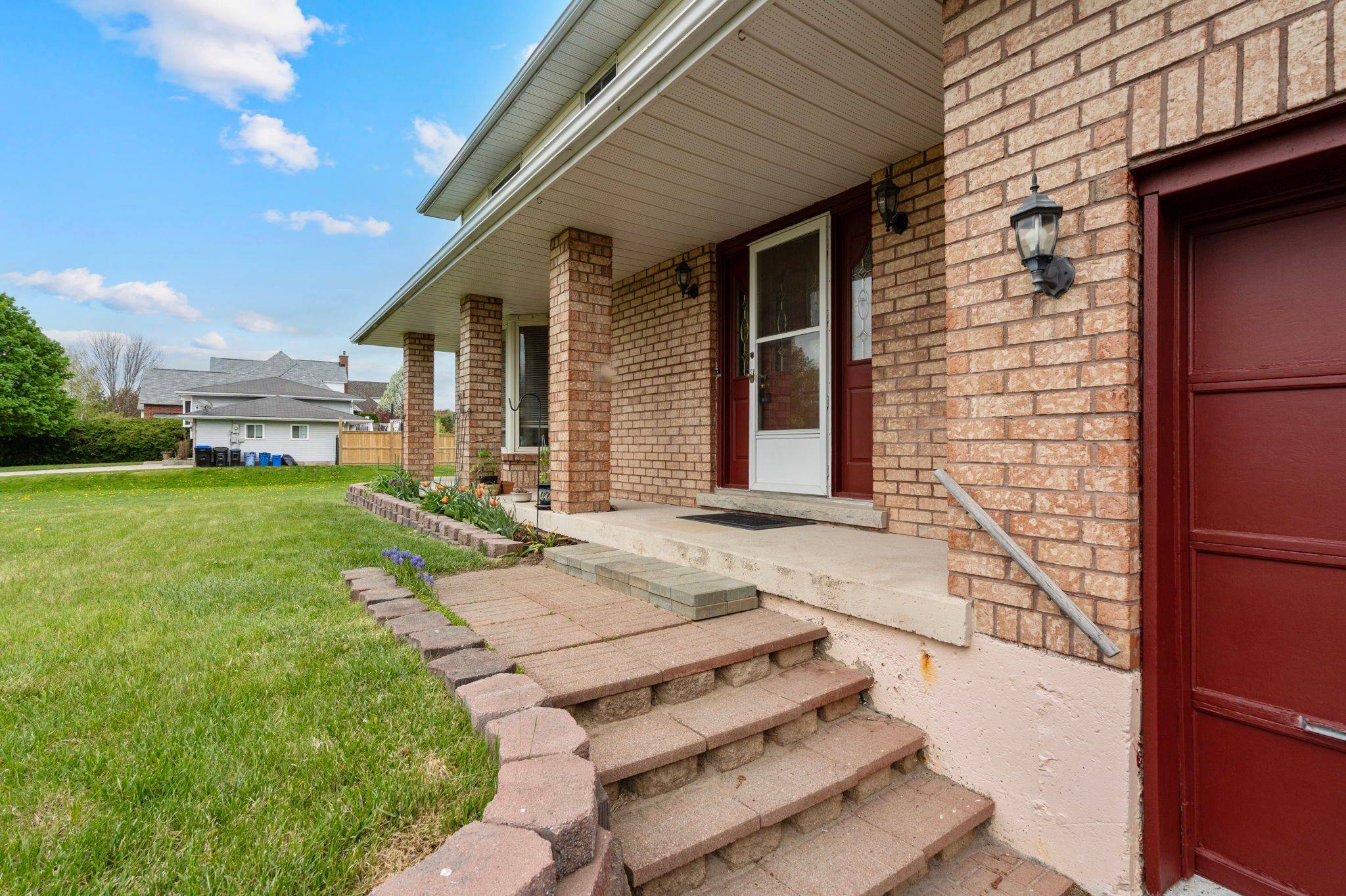 Clearview, ON L0M 1G0,62 George ST E