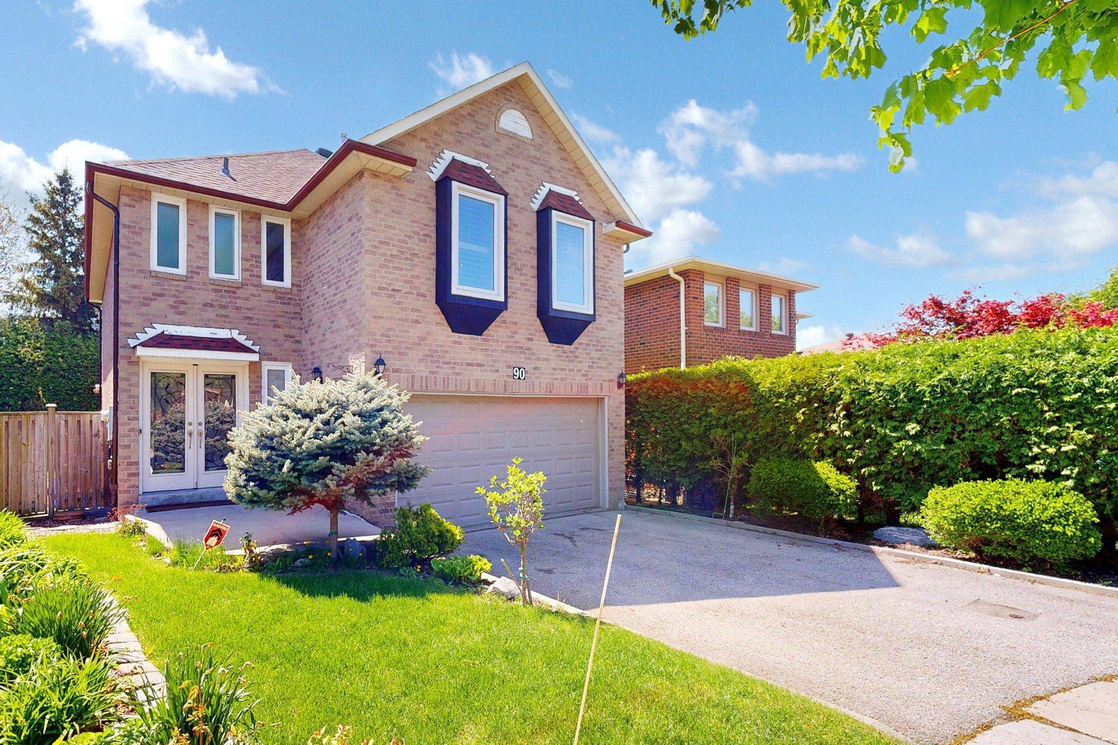 Richmond Hill, ON L4C 6S8,90 Park Lane CIR