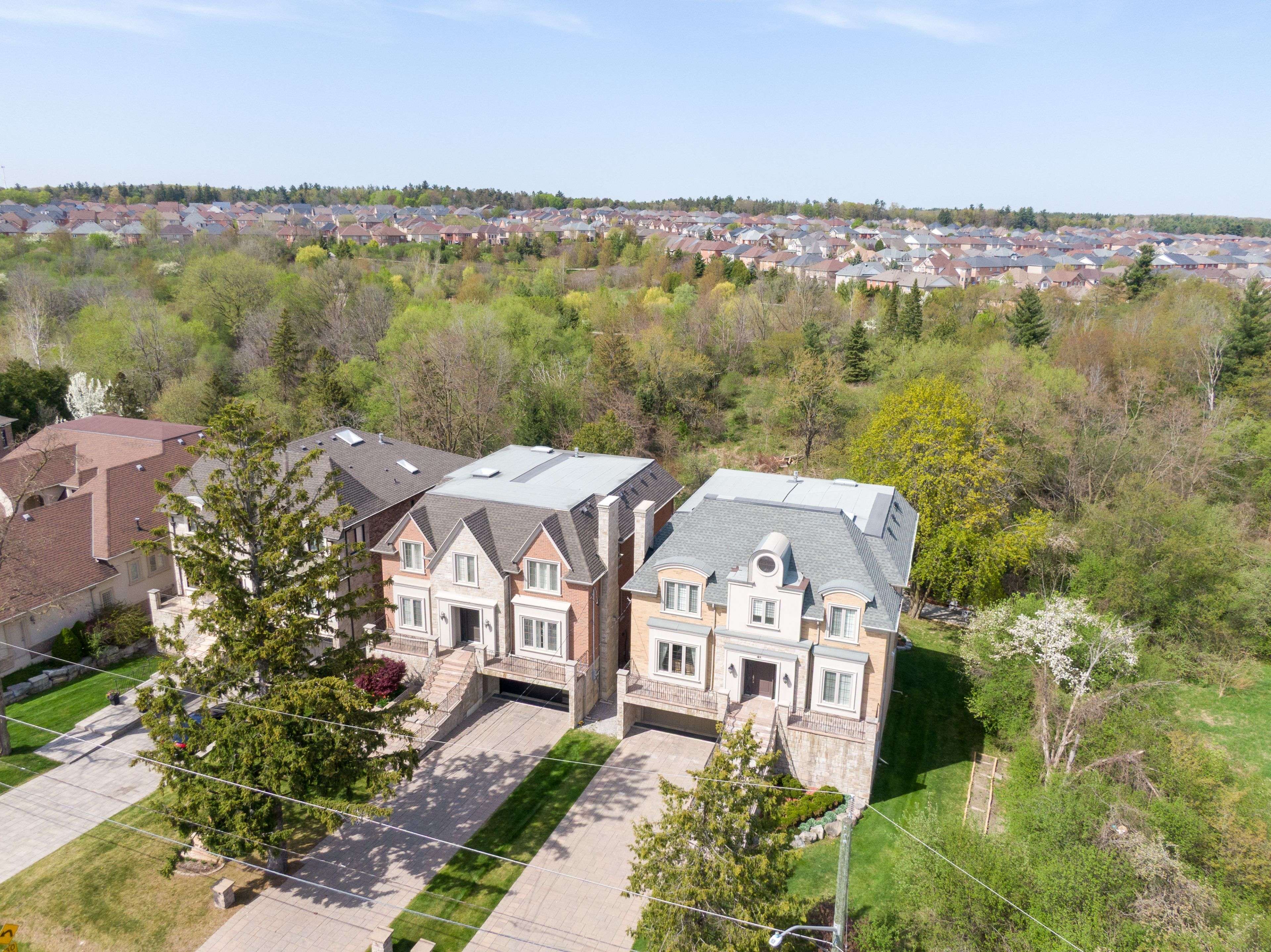 Richmond Hill, ON L4E 3M5,4A Long Hill DR