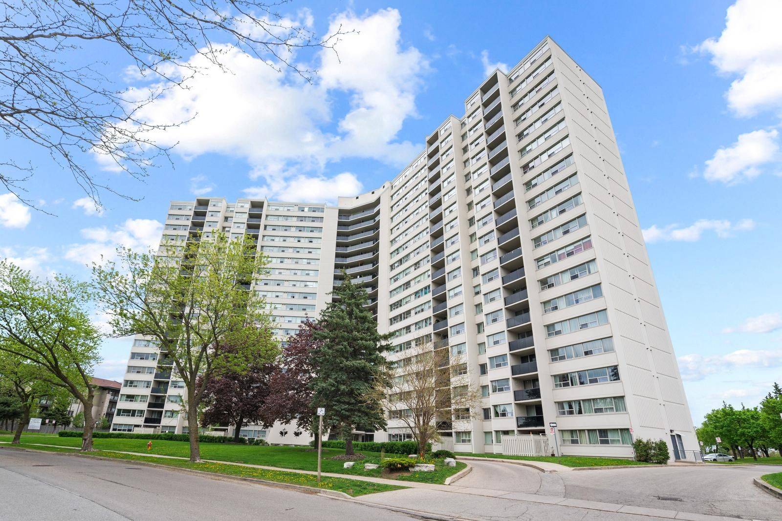 Mississauga, ON L5A 3T2,530 Lolita GDNS #808