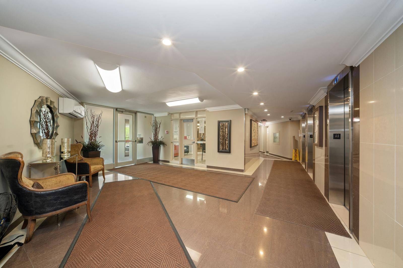 Mississauga, ON L5A 3T2,530 Lolita GDNS #808