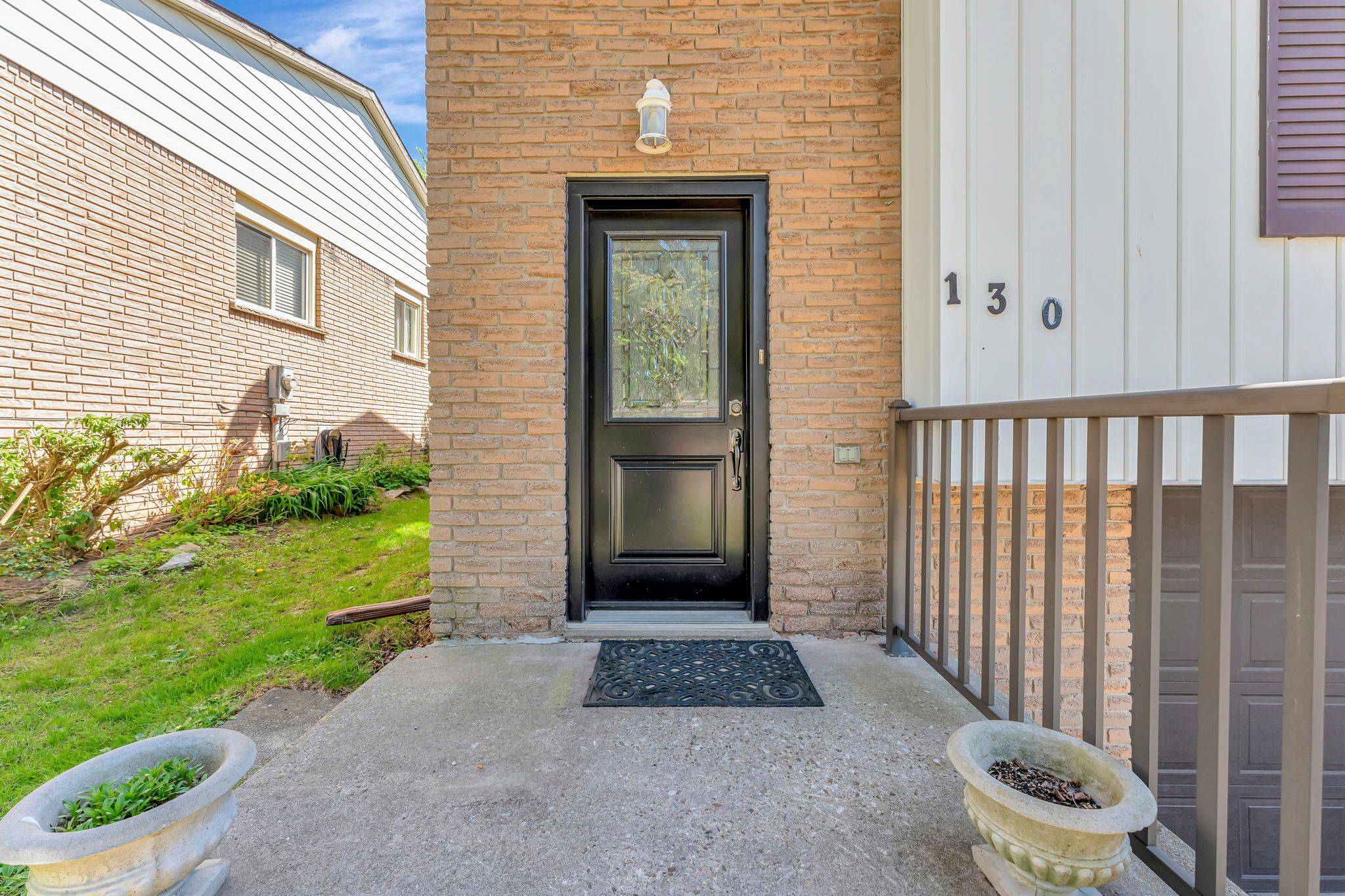 Brantford, ON N3R 5X3,130 Ashgrove AVE