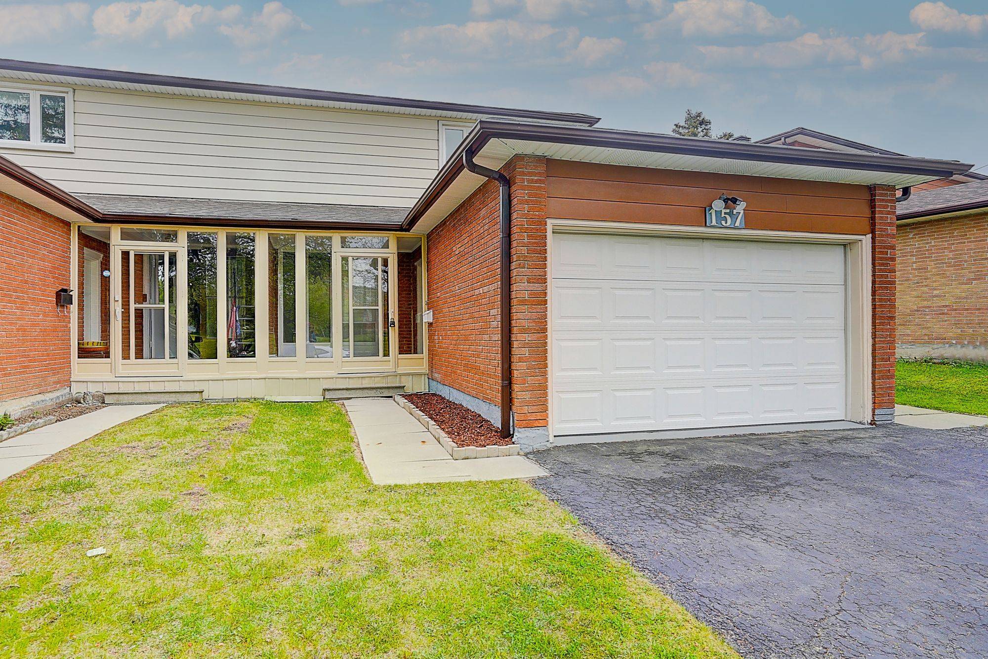 Toronto C15, ON M2J 2W9,157 Angus DR