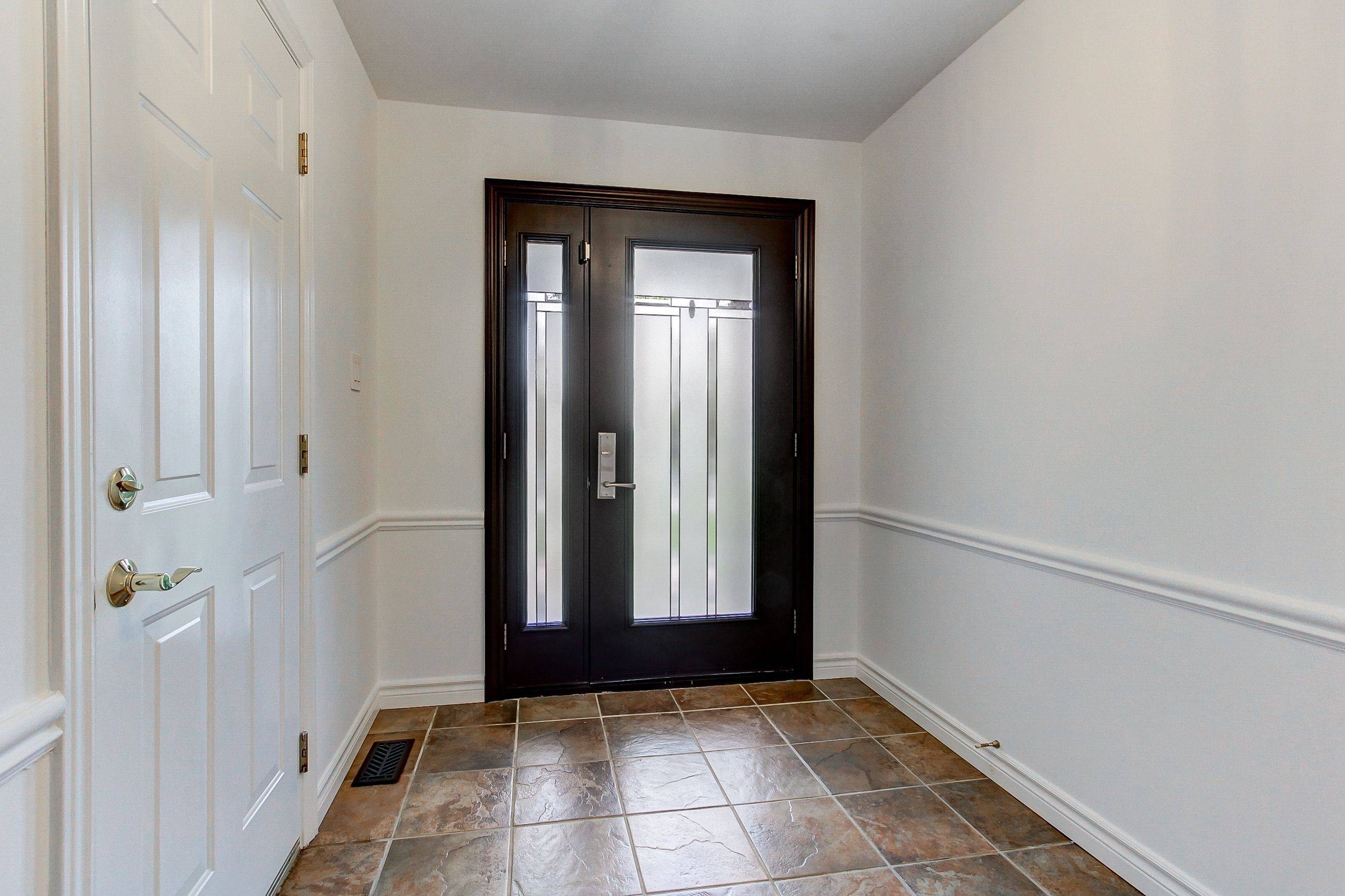 Milton, ON L9T 4E5,470 Gowland CRES