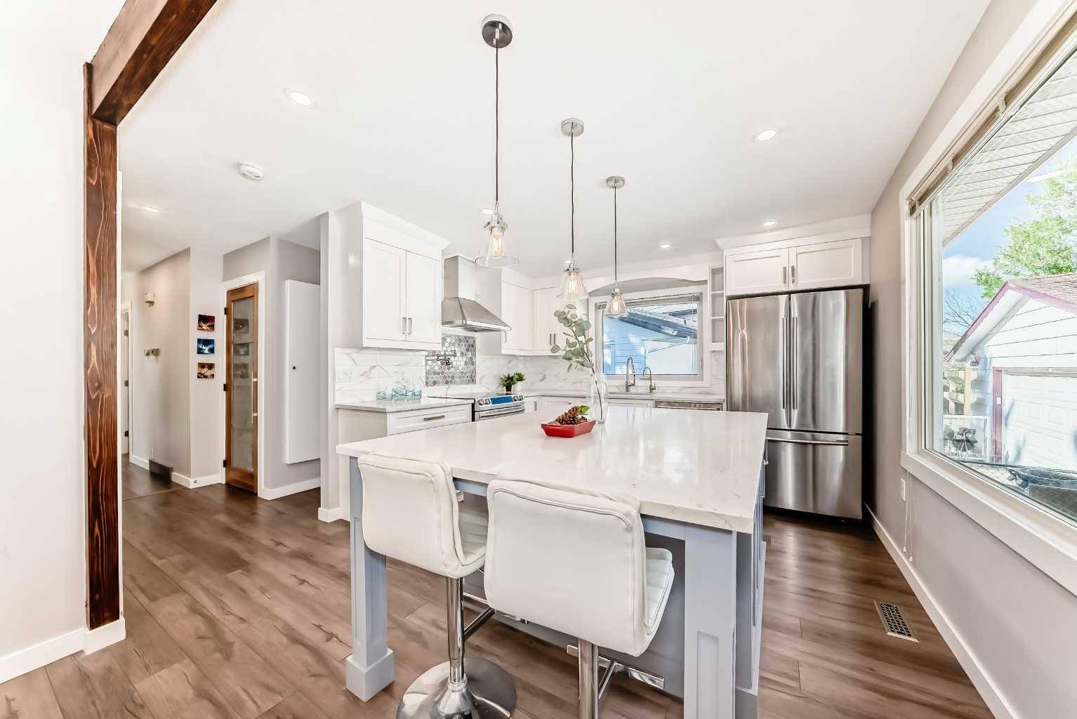 Calgary, AB T3A 2A5,5624 Dalcastle Rise NW