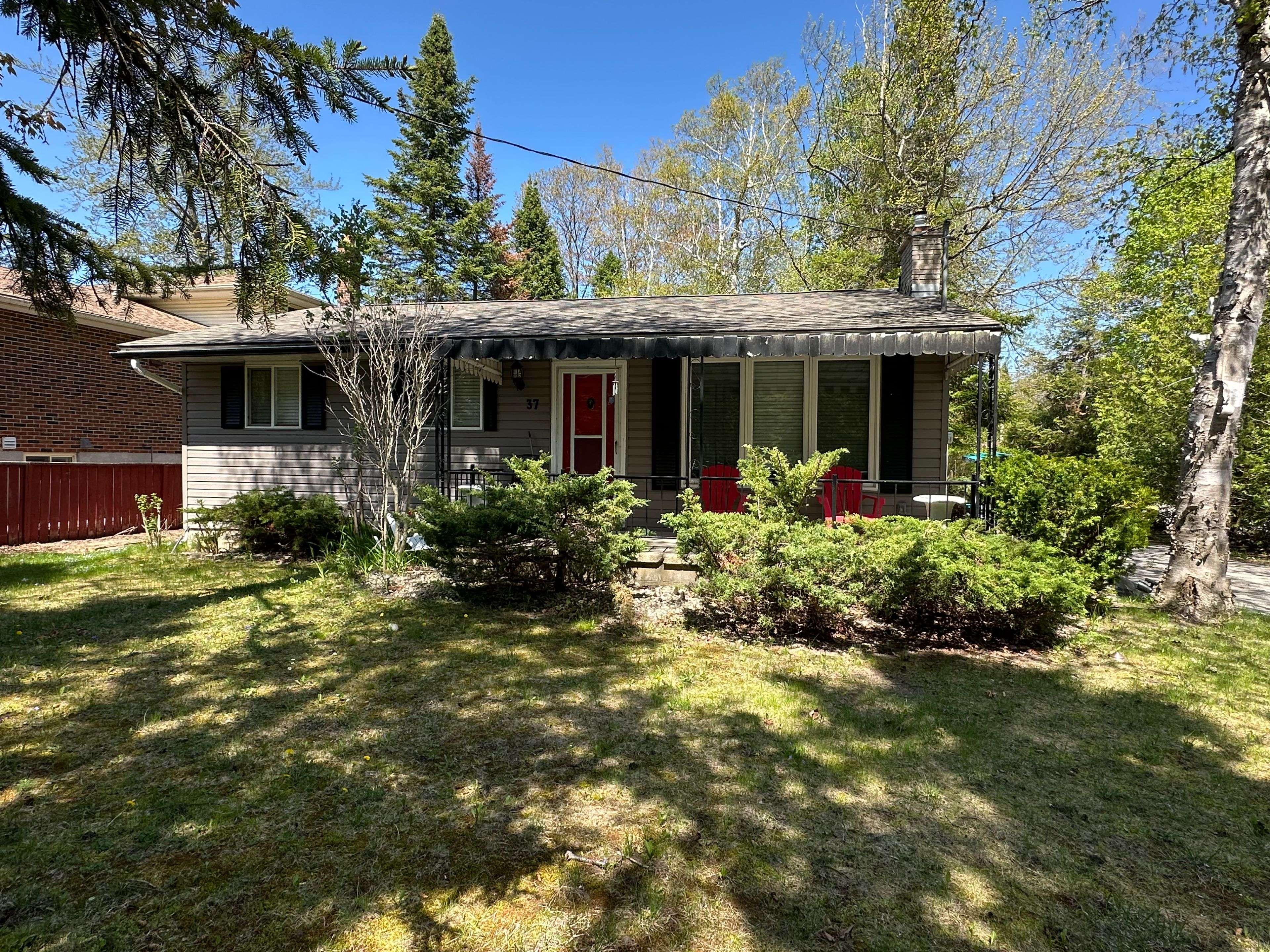Wasaga Beach, ON L9Z 2B6,37 37th ST N