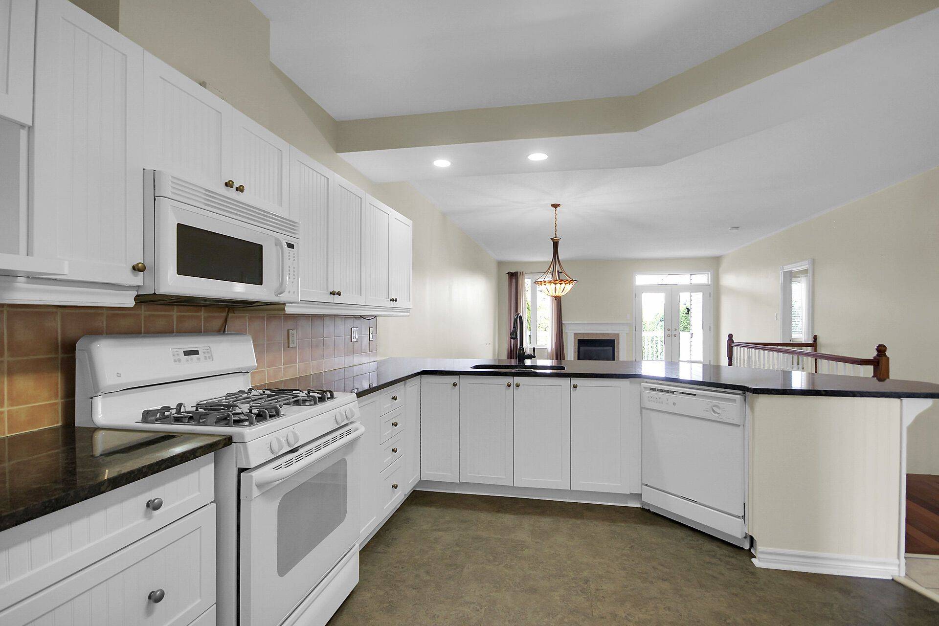 Stittsville - Munster - Richmond, ON K2S 1M3,1 Eileen CRES