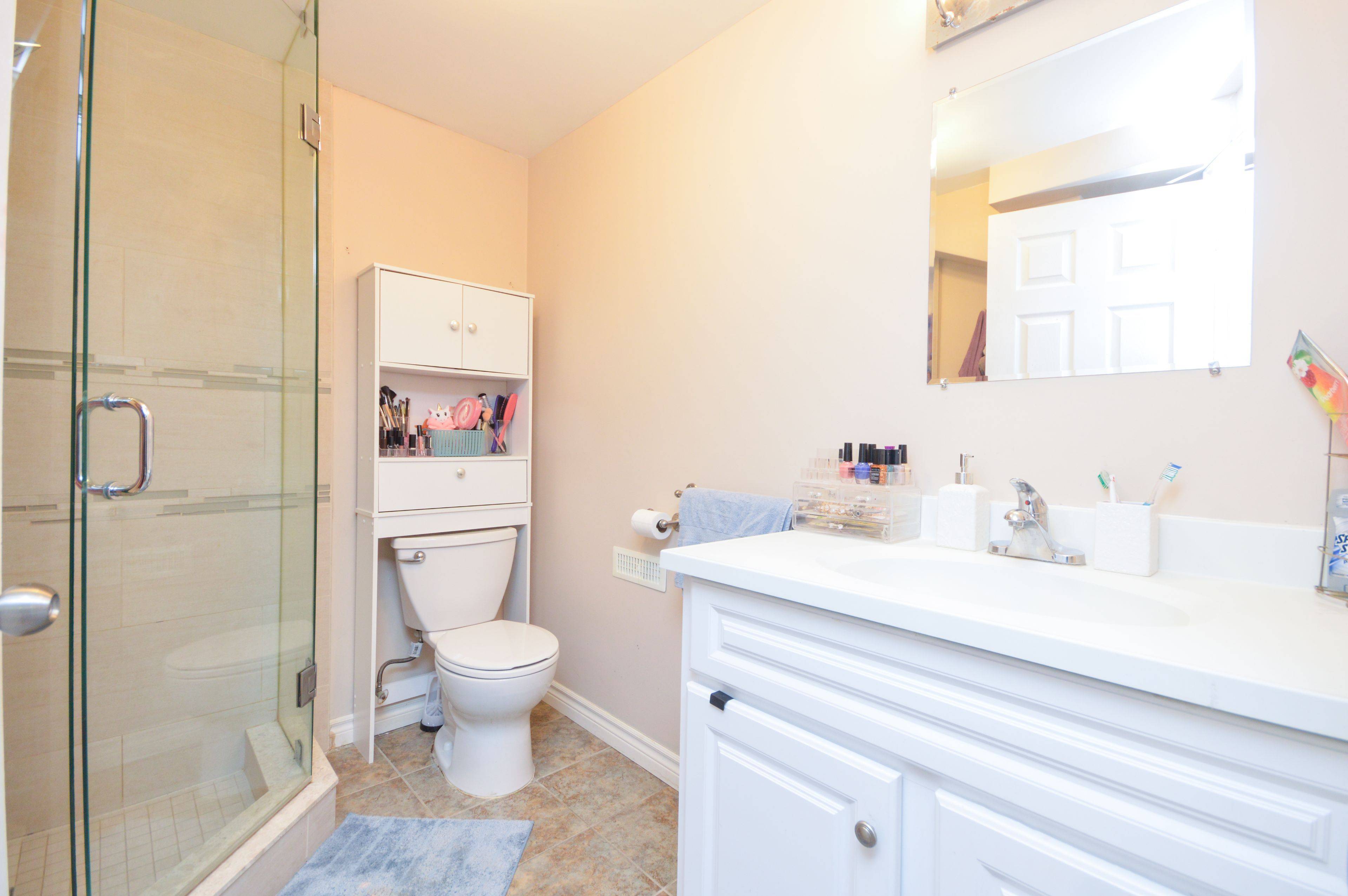 Clarington, ON L1C 4M5,23 Elephant Hill DR