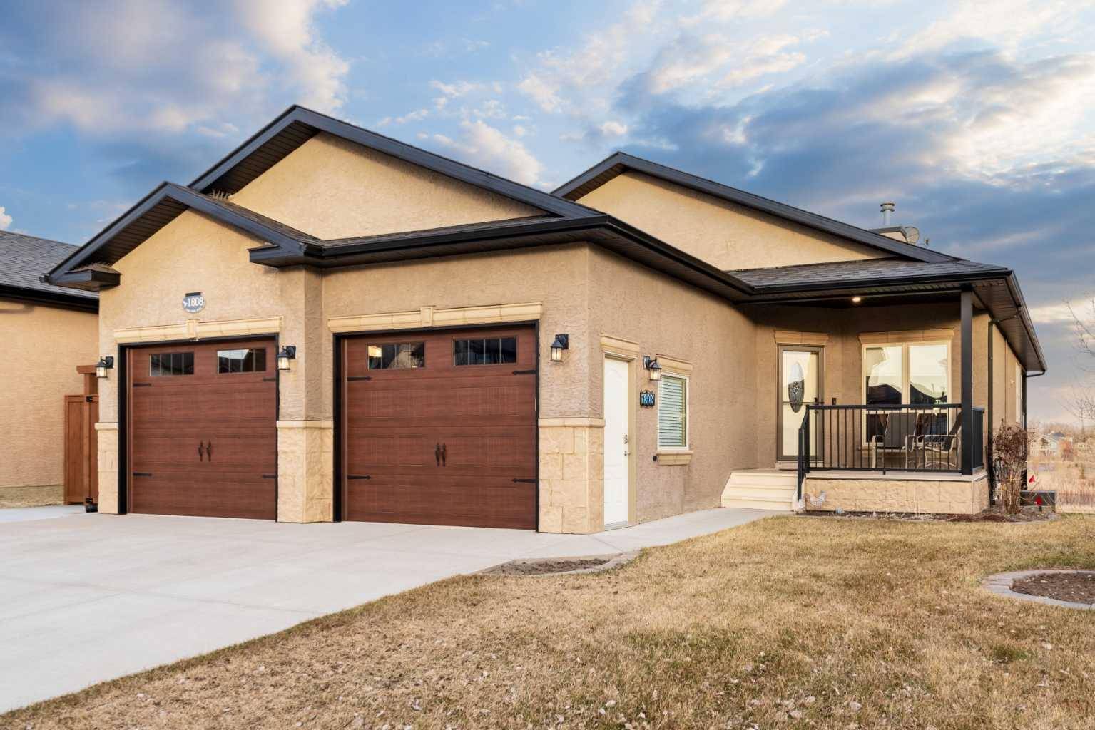 High River, AB T1V1Z8,1808 High Park BLVD NW