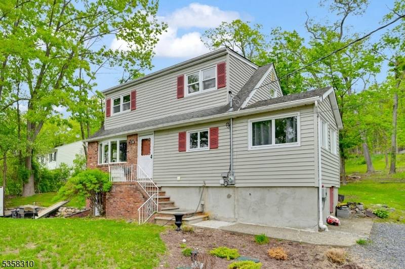 West Milford Twp., NJ 07421,104 Lake Park Ter