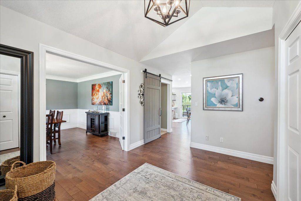 Centre Wellington, ON N1M 3N5,790 Dianne CRES