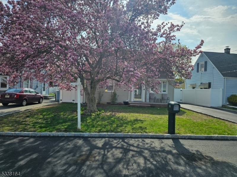 Wanaque Boro, NJ 07420,83 Burnside Pl