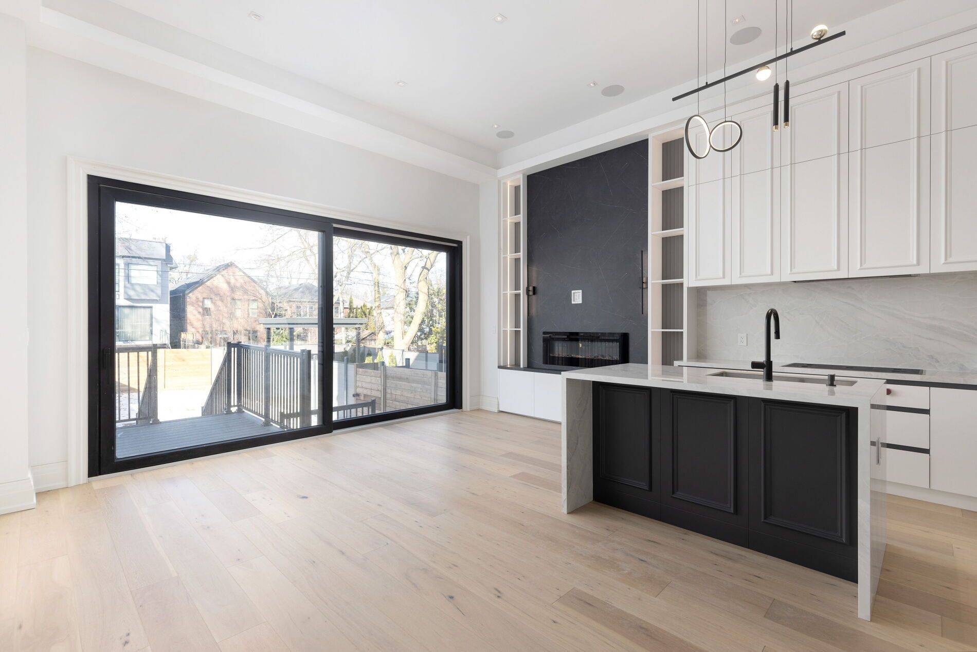 Toronto C04, ON M4R 1H9,118 Briar Hill AVE
