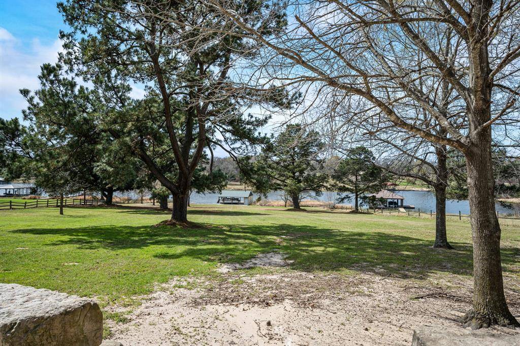 Athens, TX 75752,5327 Dusty Road