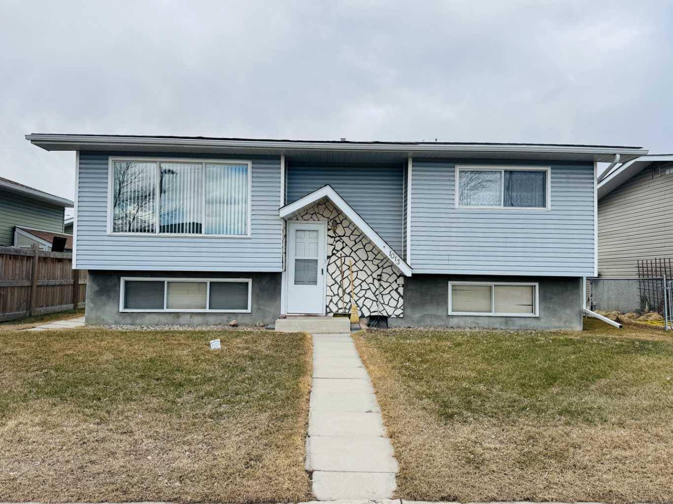 High River, AB T1V 1J2,1013 5 ST SE