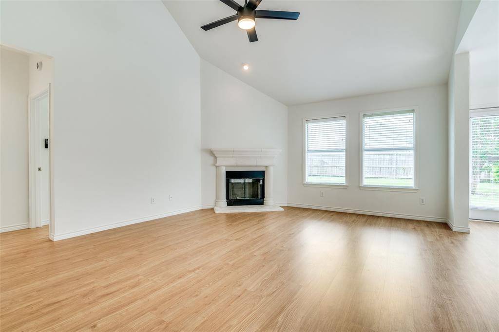 Lavon, TX 75166,924 Bowie Drive