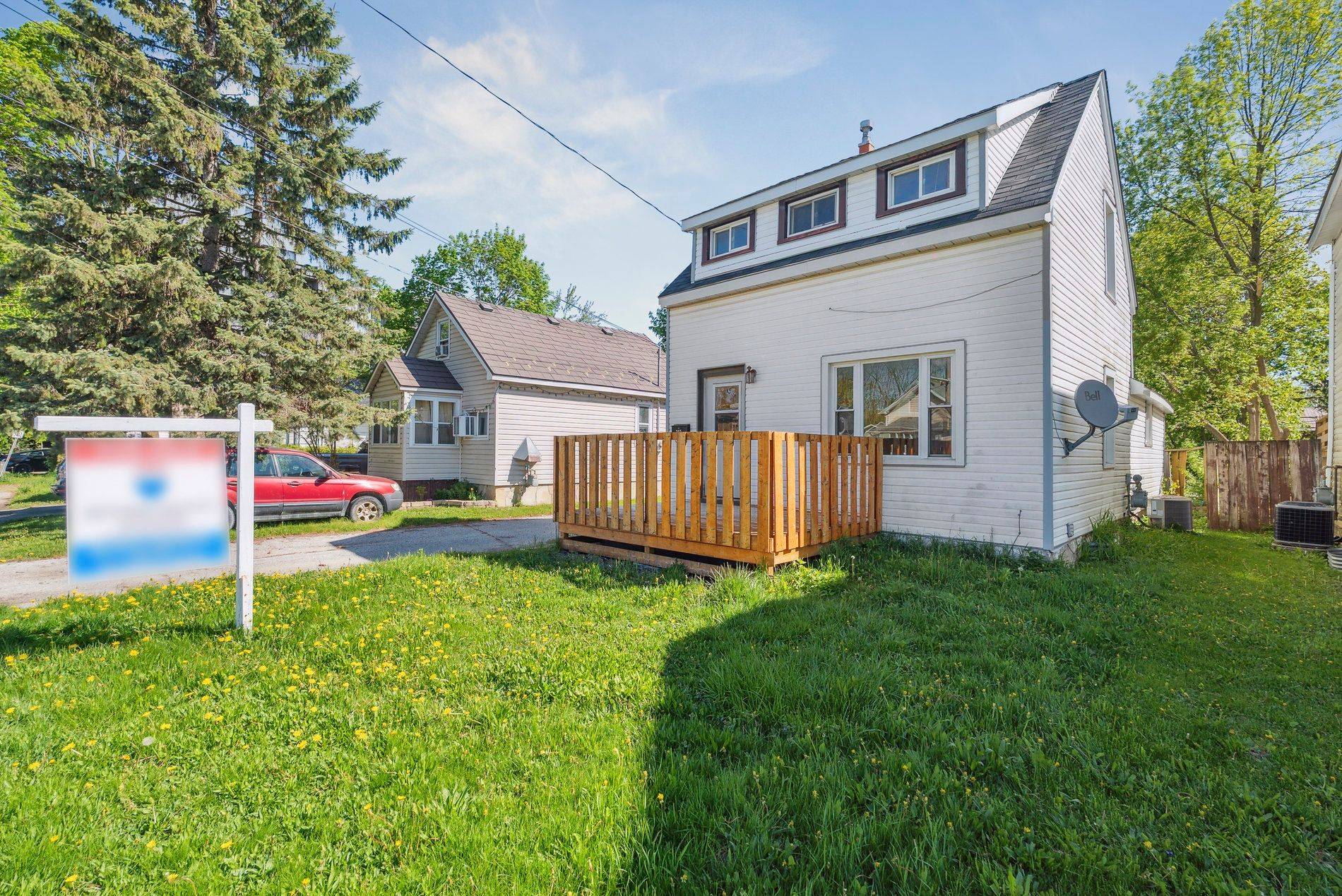 Orillia, ON L3V 4K4,282 Gill ST