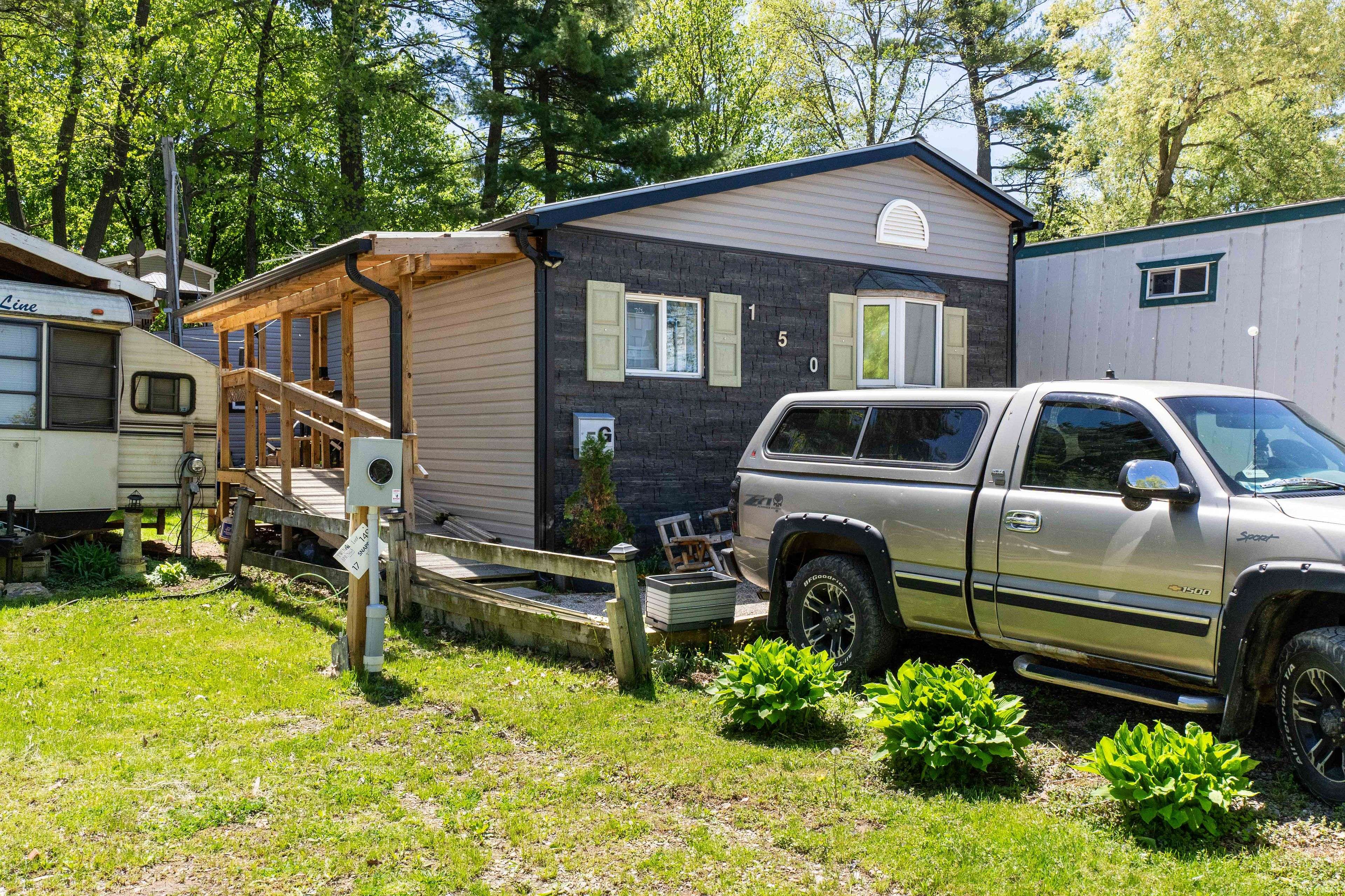 Brant, ON N0E 1A0,99 Fourth Concession RD #150