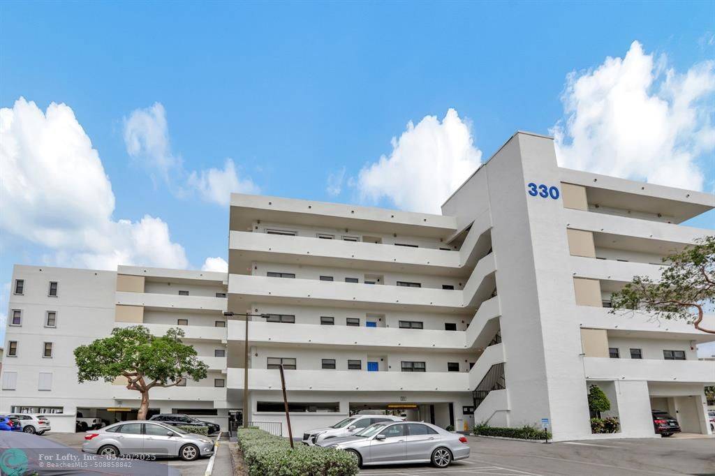 Deerfield Beach, FL 33441,330 SE 20 Ave  #205