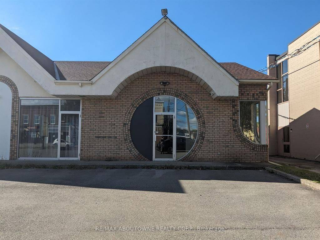 Welland, ON L3B 3K2,335 King ST