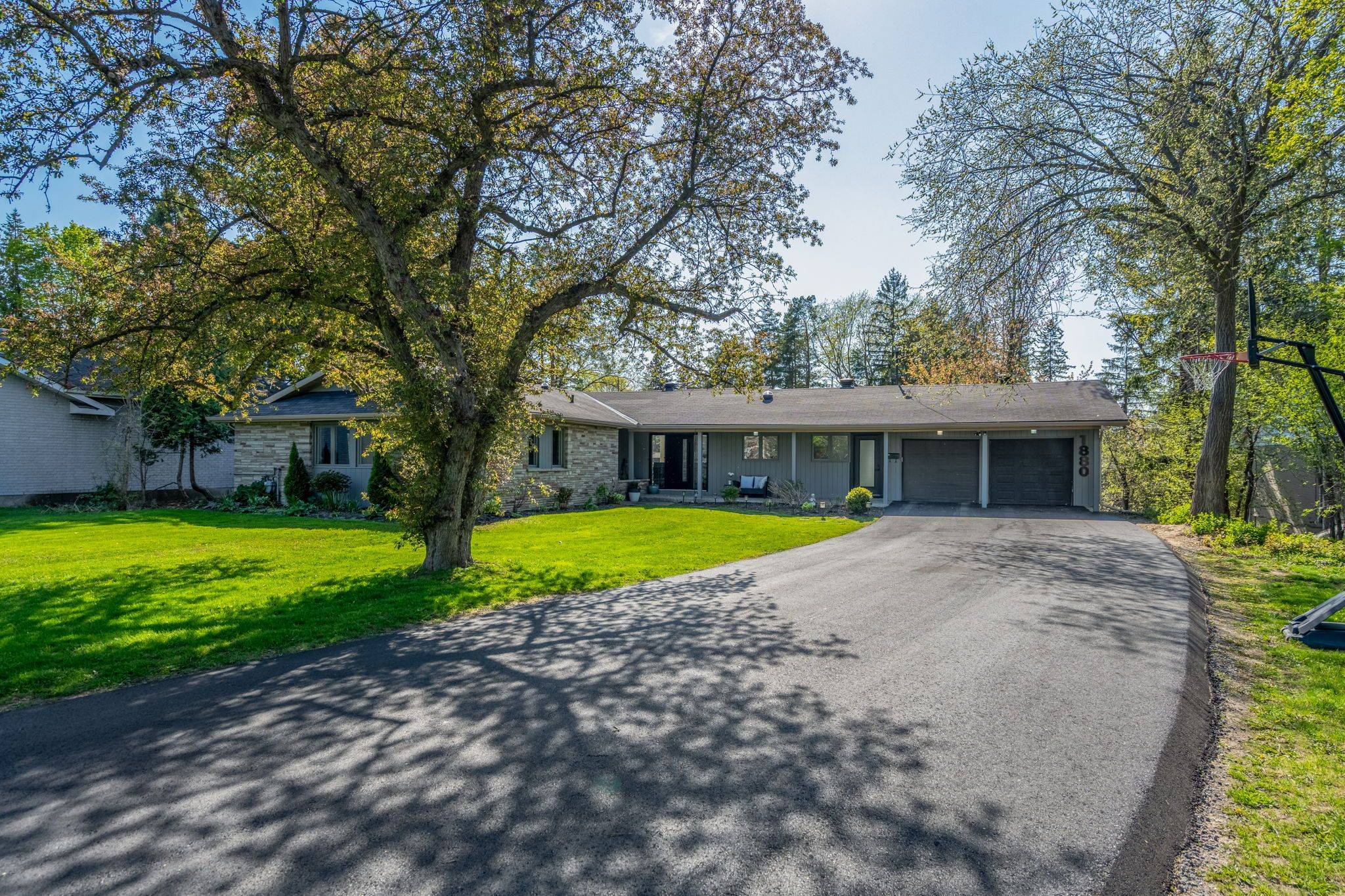 Alta Vista And Area, ON K1H 5B6,1880 Barnhart PL