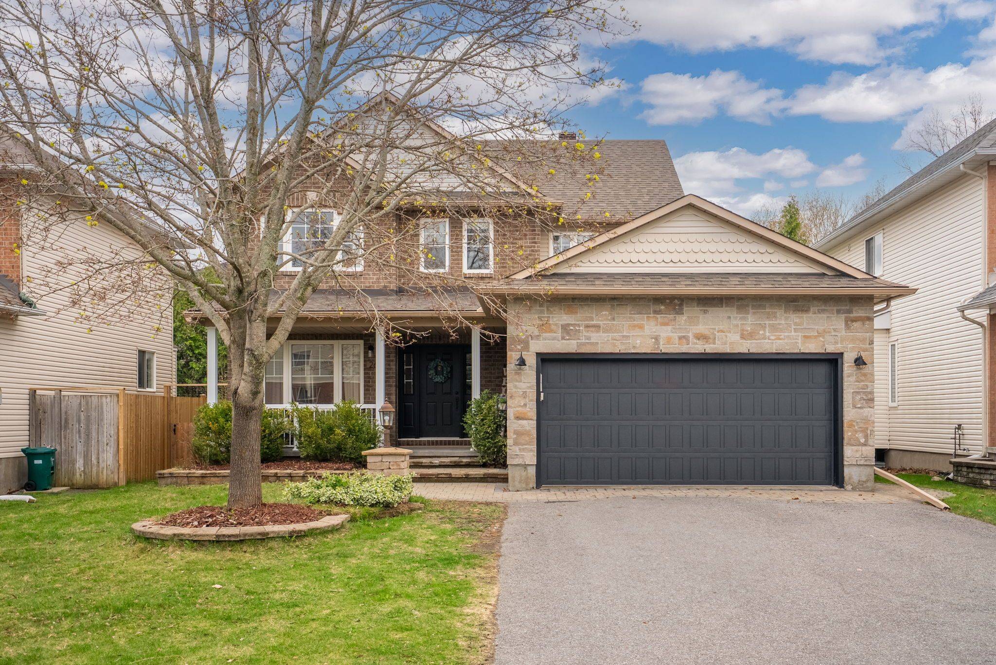 Stittsville - Munster - Richmond, ON K2S 1X8,26 Thresher AVE
