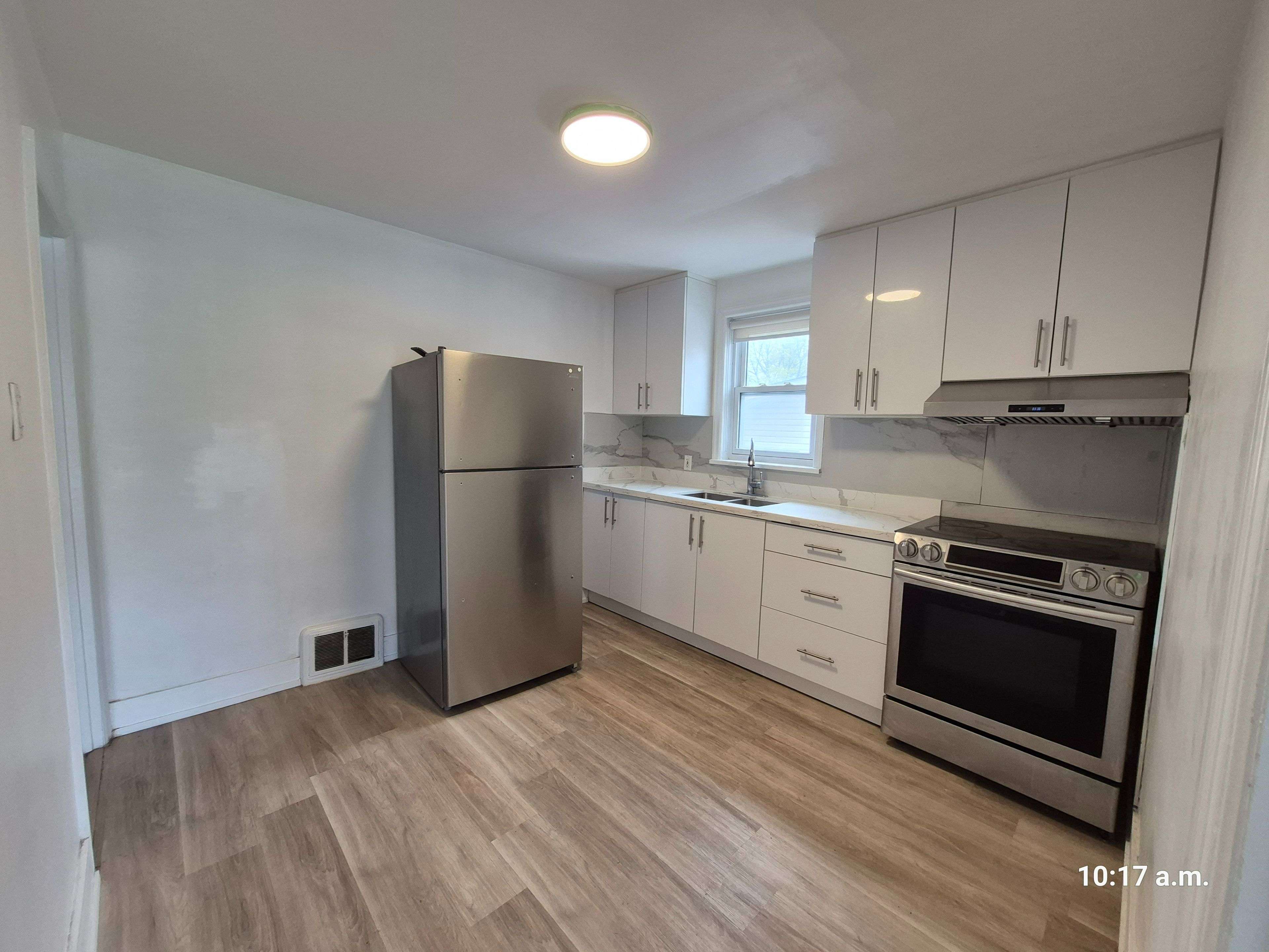 Toronto E04, ON M1L 2A7,59 Hollydene RD