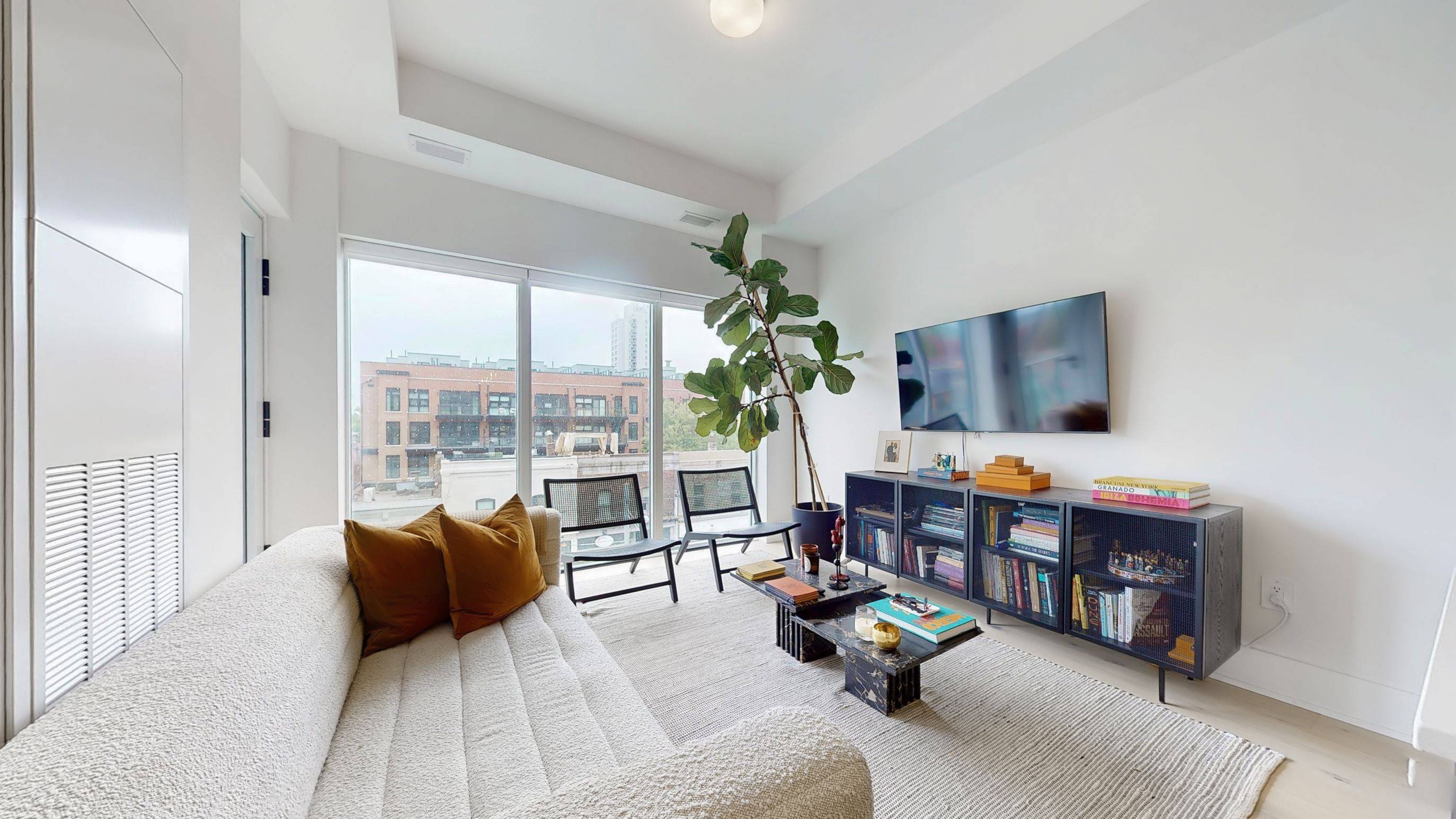 Toronto E01, ON M4K 0A5,495 Logan AVE #312