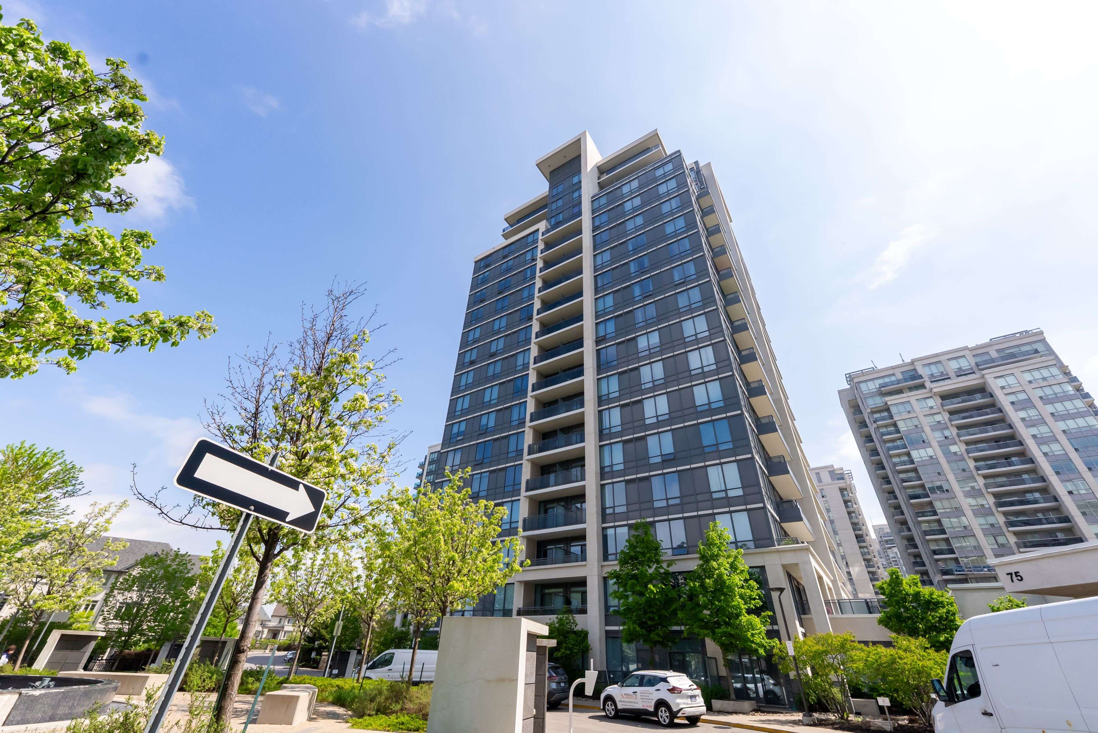 Vaughan, ON L4J 0H8,75 North Park RD #809