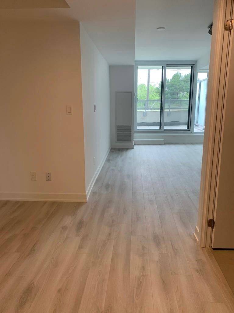 Toronto C04, ON M6A 0B3,120 Varna DR #307