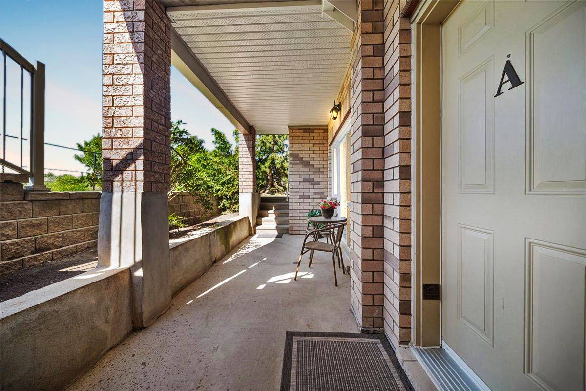Stittsville - Munster - Richmond, ON K2S 0C6,1105 Stittsville Main ST #A