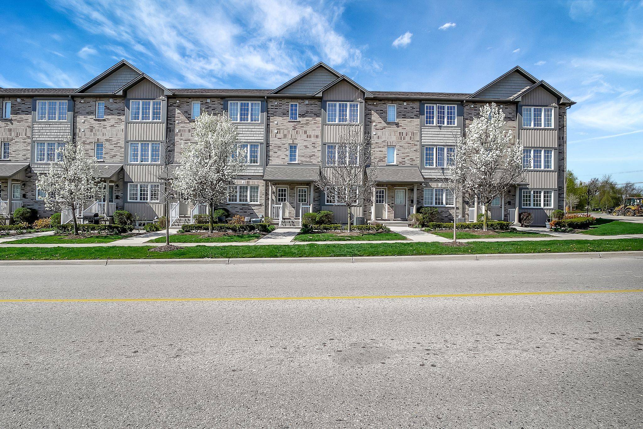 Kitchener, ON N2R 1P9,275 Old Huron ST #24