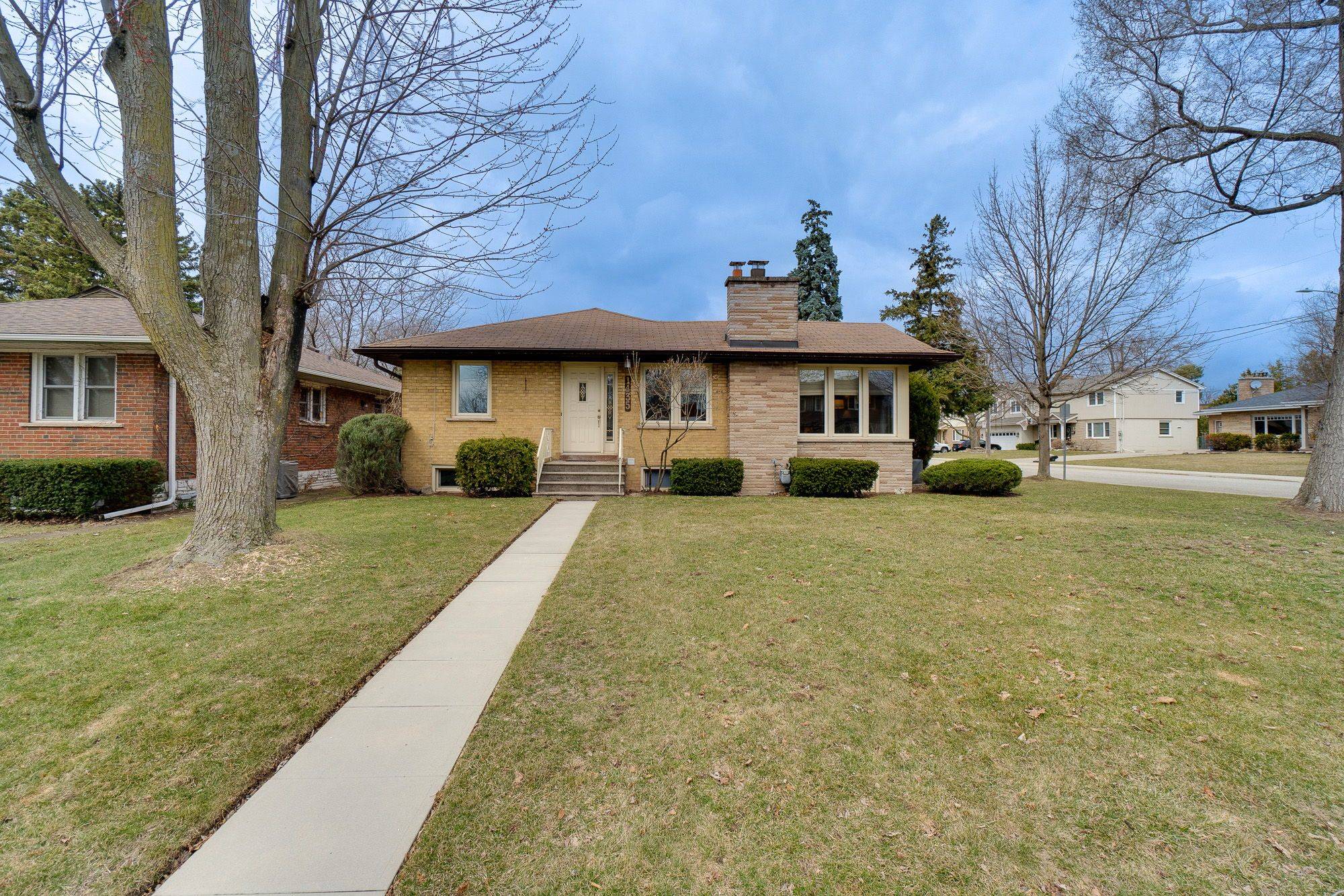 Burlington, ON L7S 1K8,1435 Alfred CRES