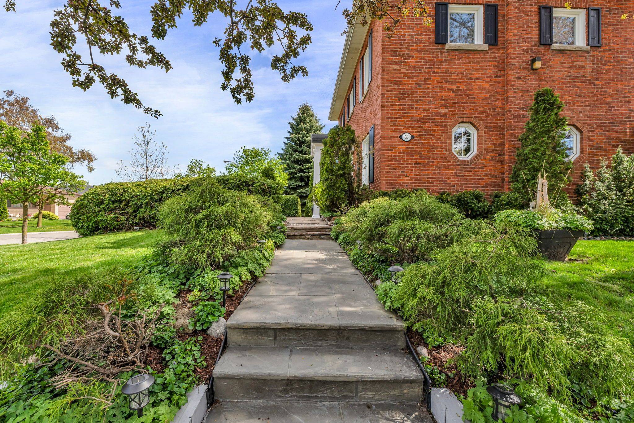 Toronto W09, ON M9P 3C6,30 Norgrove CRES