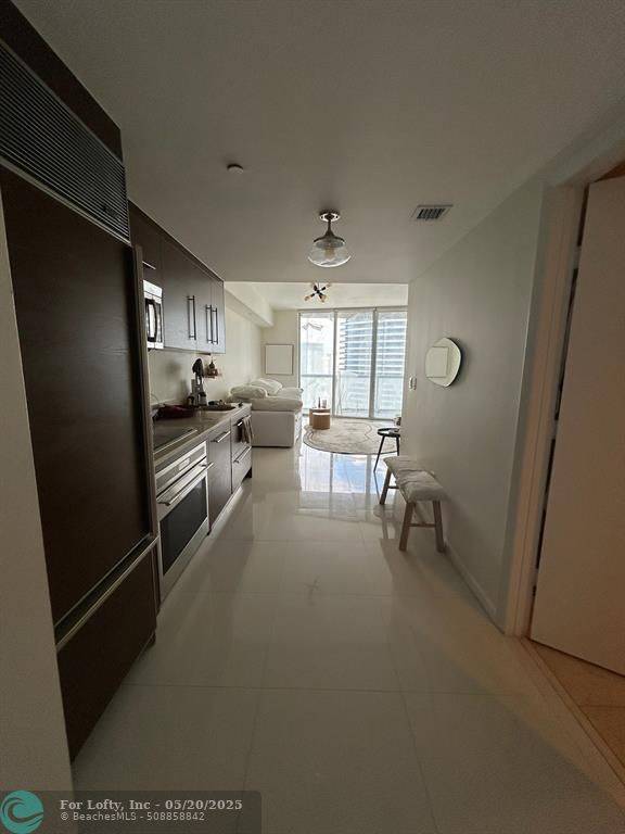 Miami, FL 33131,465 Brickell Ave  #3904